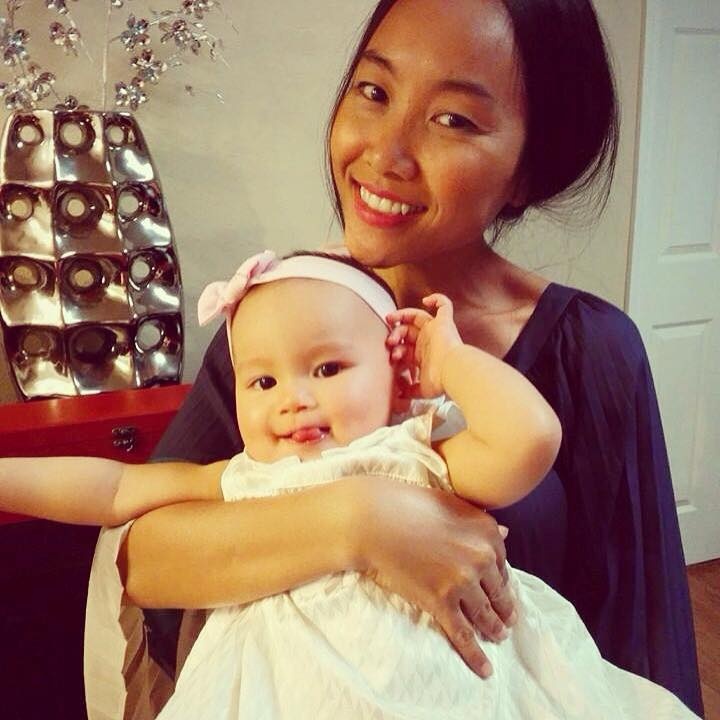 Dù không sở hữu nước da trắng ngần nhưng Đoan Trang luôn  tự tin với diện mạo mộc của mình.