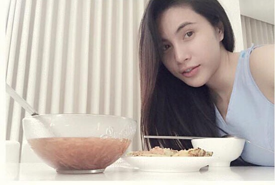 Thủy Tiên vui vẻ, tự tin 