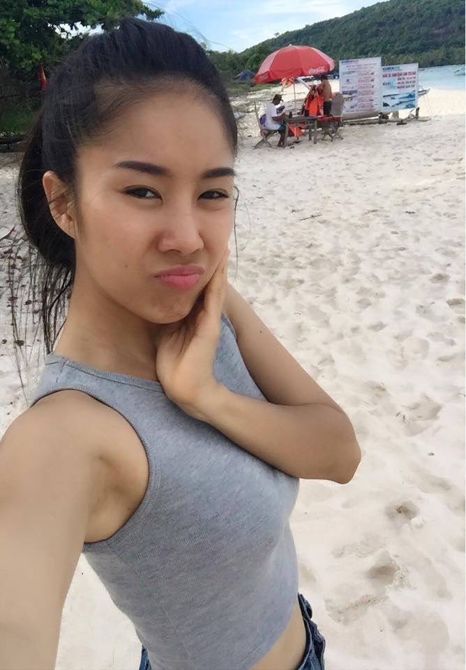 Lê Phương đăng ảnh giản dị khi đi biển.