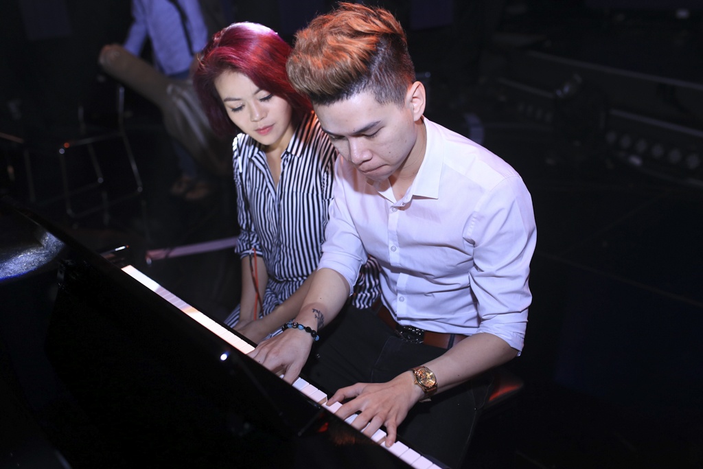 Ở đêm chung kết, Hoàng Tôn và Nguyễn Hải Yến sẽ trình bày 3 tiết mục bao gồm: ca khúc nhận được những phản hồi tốt từ ban giám khảo ở những vòng thi trước, thử thách do giám đốc âm nhạc Huy Tuấn lựa chọn và một ca khúc tự do. 