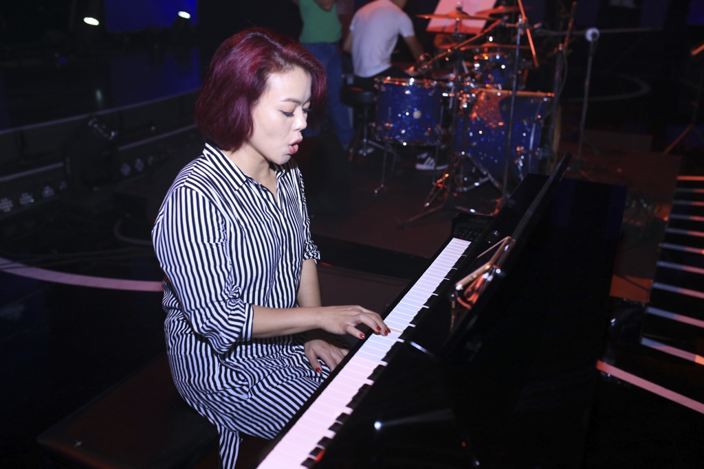 Nguyễn Hải Yến lựa chọn bài hit của Thu Minh Yêu mình anh, Anh và anh của Vũ Cát Tường và Ngại ngùng gắn liền với Hương Tràm.