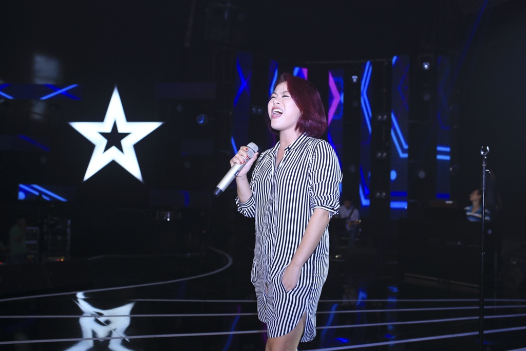 Hải Yến có ưu thế hơn khi chọn những ca khúc tiếng Việt với sở trường nốt cao. Nhưng điều này cũng dễ gây bất lợi cho cô bởi nó một màu, thiếu đột phá. Song, nữ ca sĩ không mấy lo sợ, cô tự tin phát biểu: “Các cụ xưa hay bảo ‘tốt che xấu khoe’. Bất cứ sai sót nào trong một “cuộc chiến” đều dẫn đến nguy hiểm cho sinh mạng của “chiến binh”. Tôi nghĩ mình thừa sức đối đầu với Hoàng Tôn”.