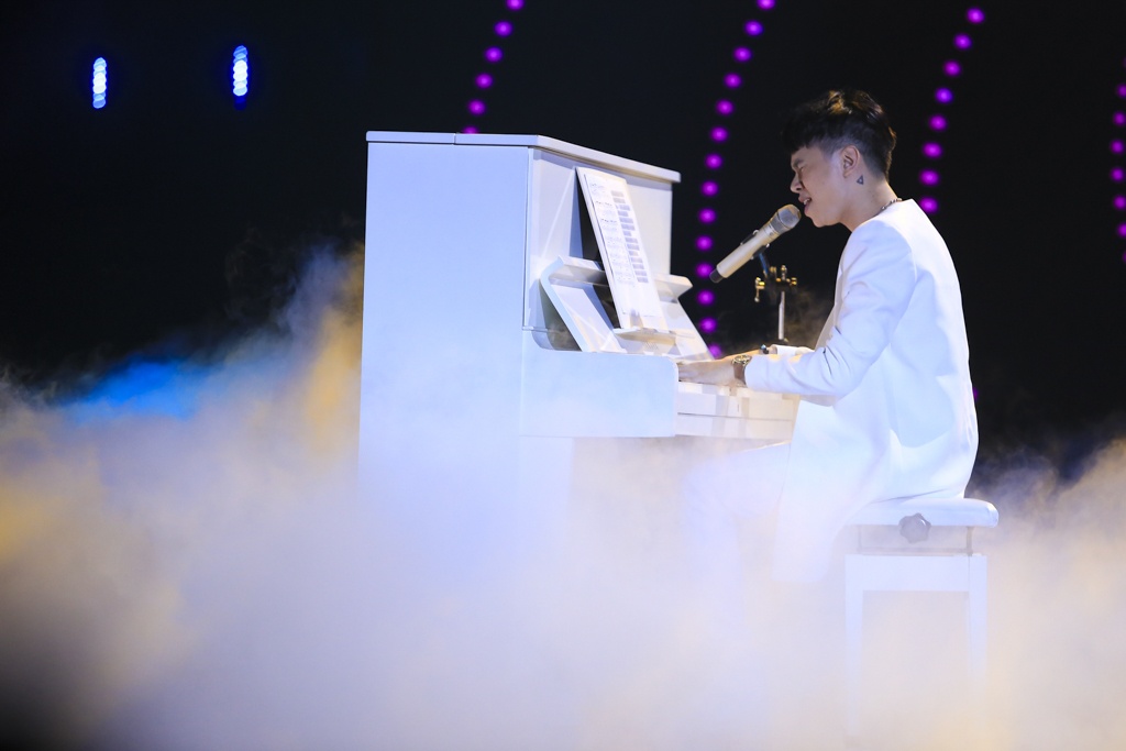 Hoàng Tôn không kém cạnh