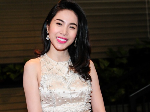Minh Hang, Thuy Tien boi roi truoc cac thi sinh nhi hinh anh