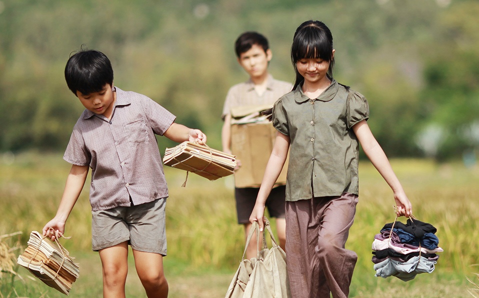 Dong chay lac cua phim nghiem tuc hinh anh