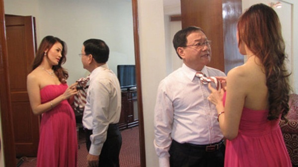 Ông Bành không không thể dứt khỏi người tình.