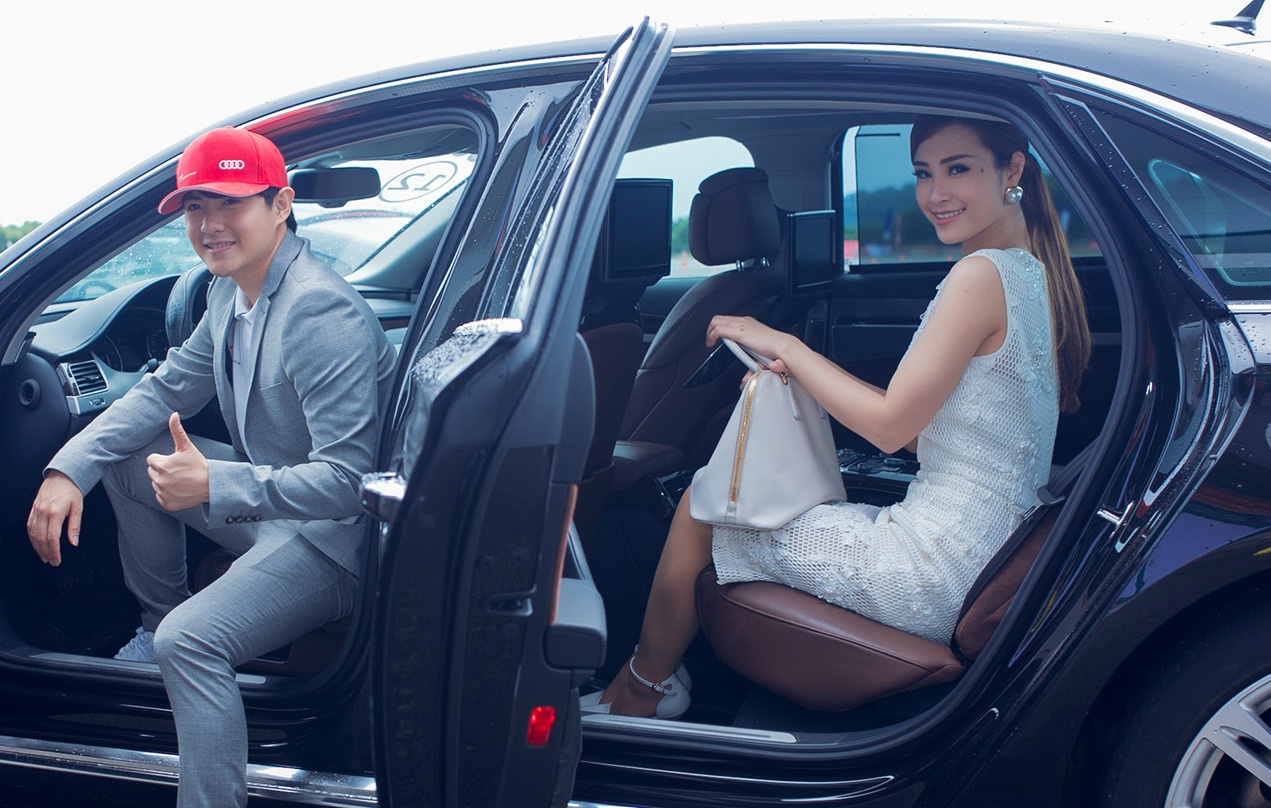 Ong Cao Thang banh bao ben xe hop don Dong Nhi hinh anh