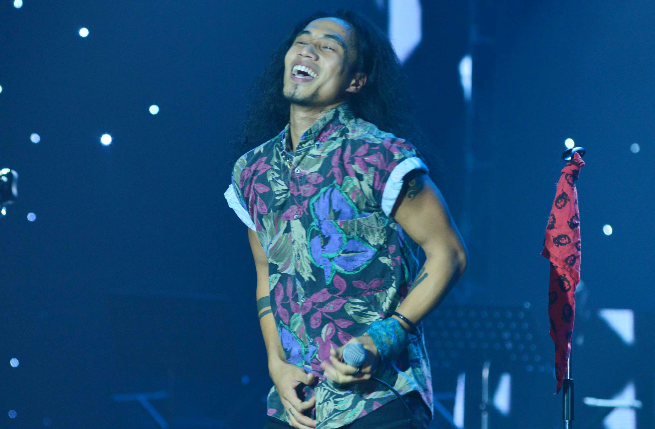 Pham Anh Khoa 'dot lua' cho Bai hat Viet thang 6 hinh anh