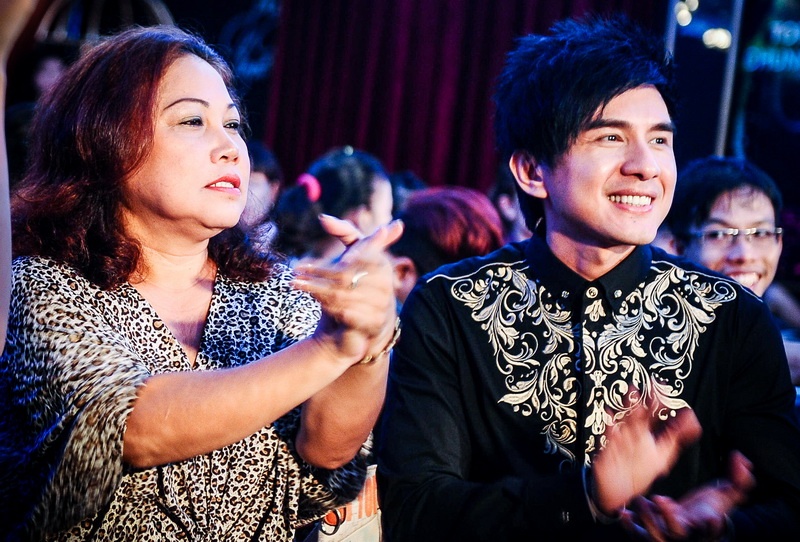 Ban giám khảo của vòng này bao gồm Quang Hà, Đông Nhi và Dương Triệu Vũ. Sẽ có 12 thí sinh bước vào vòng chung kết để tranh giải quán quân với giải thưởng 300 triệu đồng, Siu Black và Đan Trường là 2 giám khảo chính. Một giám khảo khách mời sẽ luân phiên thay đổi để phù hợp với từng chủ đề đêm nhạc.