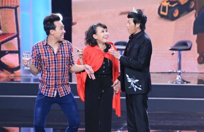 Hoai Linh lam bup be bi hu hinh anh