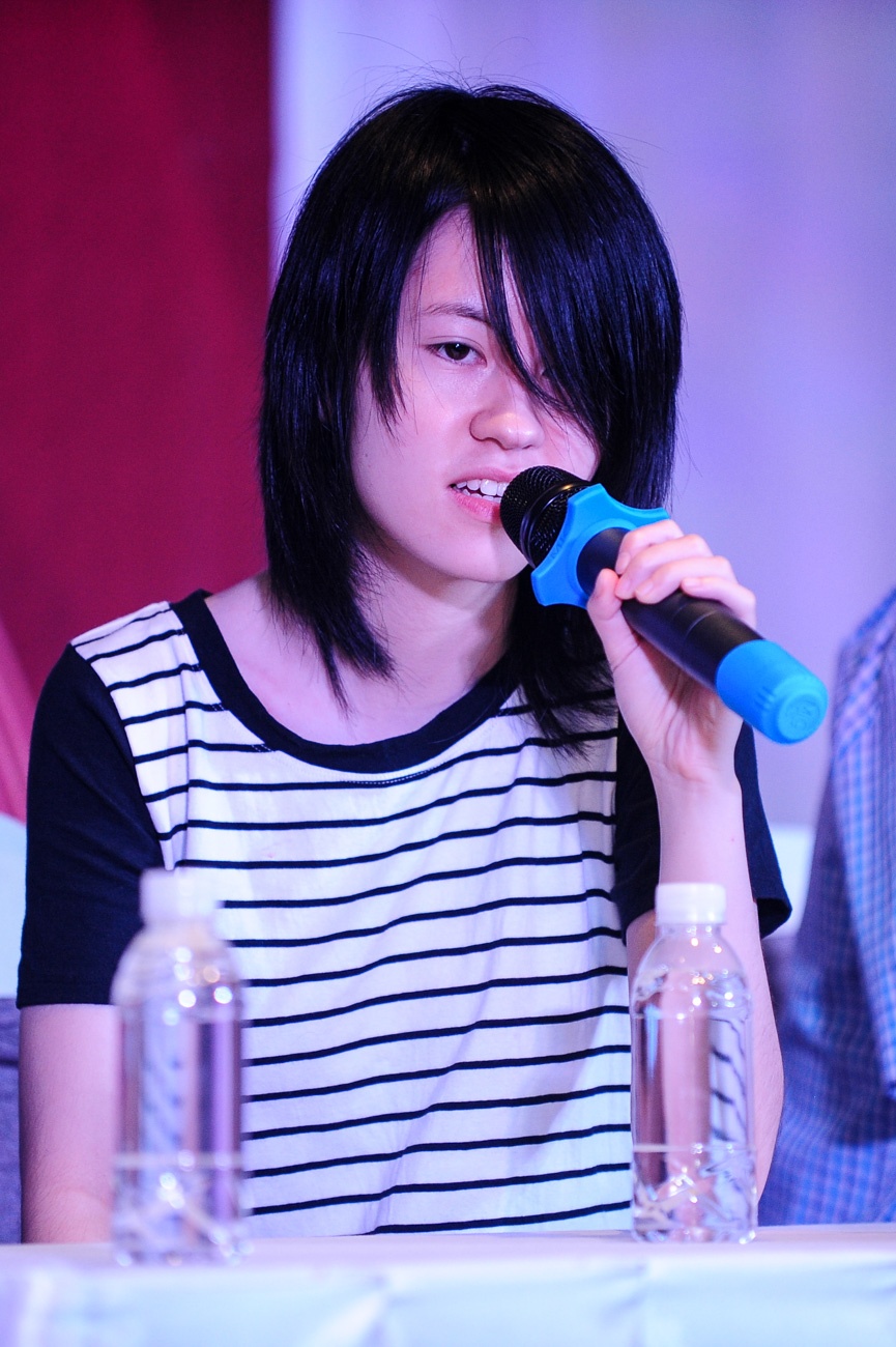 Nhạc sĩ nổi tiếng về những ca khúc gia đình tâm sự, hai vợ chồng rất muốn con gái nối nghiệp âm nhạc nhưng vì sống trên đất Mỹ, họ tôn trọng quyền lựa chọn của con mình. Na có sở thích vẽ tranh trong khi Nấm nuôi ước mơ trở thành nhà văn. Dù khá buồn nhưng cặp đôi nổi tiếng vẫn để con quyết định tương lai.