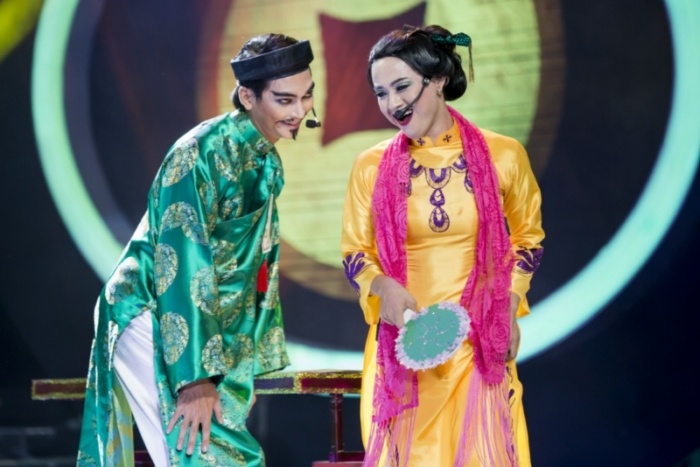 Trở lại với diễn biến tập 12, Thanh Duy và Khương Ngọc làm khán giả truyền hình cười vỡ bụng trong trích đoạn Ngao sò ốc hến khi đóng giả NSƯT Thanh Điền và Thanh Kim Huệ. Hoài Linh không đánh giá cao giọng hát của “học sinh cá biệt” vì bị trật nhịp và diễn xuất còn mang tính chất kịch nói. 