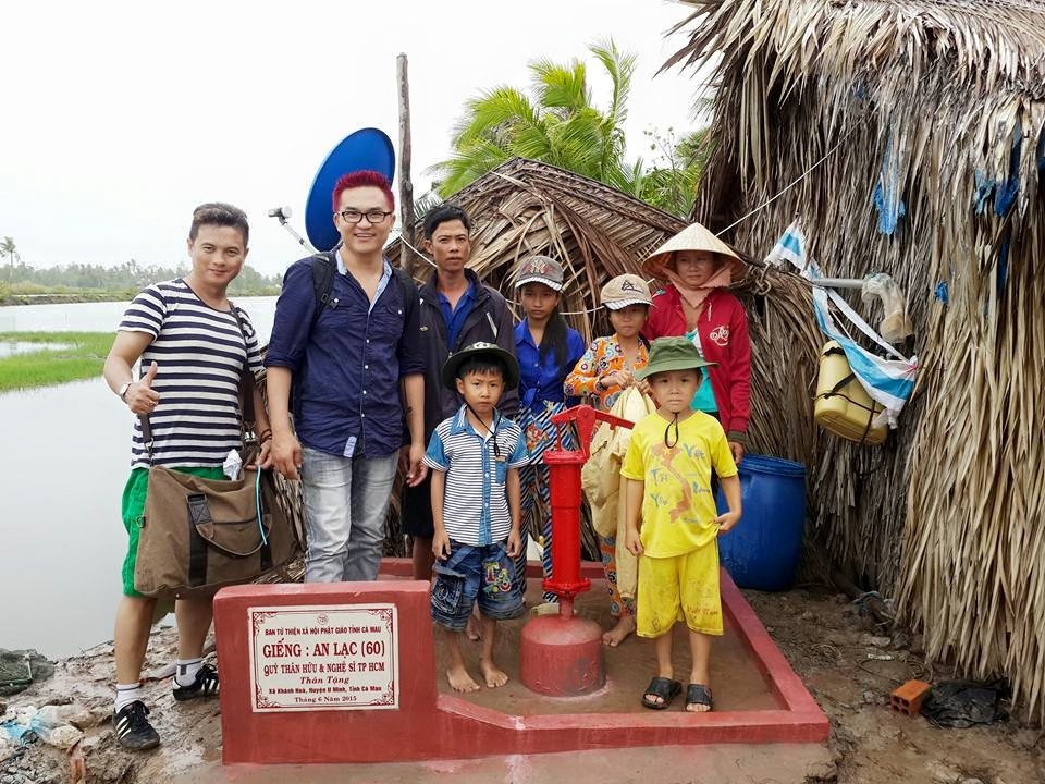 Đại Nghĩa trong chuyến đi xây giếng ở Cà Mau