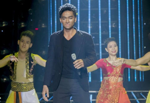 Khuong Ngoc hat Jaiho lam Hoai Linh cuoi lan bung hinh anh