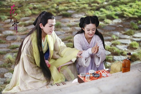 Bên cạnh 2 nhân vật chính là Bạch Tử Họa (Hoắc Kiến Hoa) và Hoa Thiên Cốt (Triệu Lệ Dĩnh), có thể nói Sát Thiên Mạch (Mã Khả) là vai diễn được lòng người xem nhất.