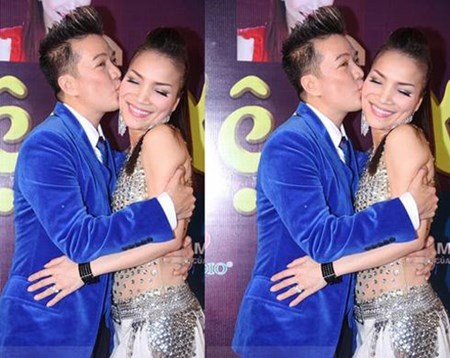 Hồng Ngọc là một người em trong nghề rất thân thiết của Đàm Vĩnh Hưng. Không khó hiểu khi giọng ca Giã từ dành cho người em của mình một nụ hôn má trong buổi họp báo....