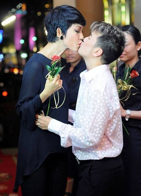 Tại thảm đỏ liveshow Kể từ đêm đó của Dương Triệu Vũ vào năm 2012, Đàm Vĩnh Hưng và Xuân Lan đã khiến nhiều khách mời chú ý khi 