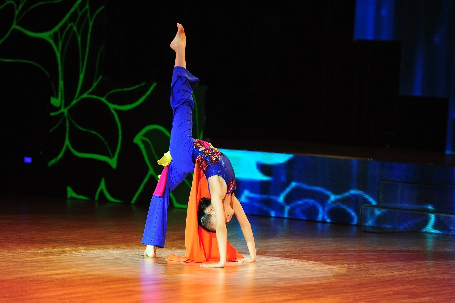 Trong khi Minh Hằng và Đoan Trang giành giật Hà An với sở trường múa đương đại, Thủy Tiên lại có lý do rất “fairplay”. “Bài nhảy của con hoàn hảo và xuất sắc nhưng vì quá yêu con nên cô phải nhường cho hai đội bạn” giọng ca Ngôi nhà hạnh phúc phát biểu. 