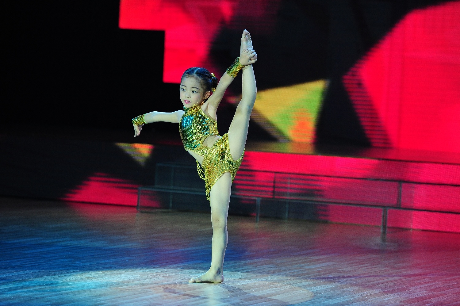 Dù lép vế hoàn toàn trong tập 3 nhưng đội Đoan Trang cũng kết nạp thêm Yến Trang 7 tuổi. Cô bé khá nhút nhát dù có ngoại hình sáng sân khấu. “Cô chú nhìn thấy tiềm năng của con và quyết định bấm chọn để đưa con đi xa hơn”, nữ ca sĩ phát biểu. 