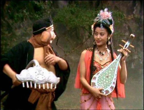 Tỳ Bà Tinh vốn là một con rết sống ở Lôi Âm Tự.