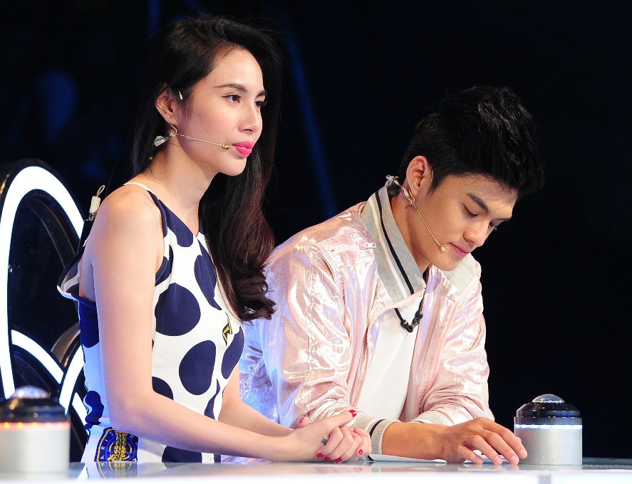 Gương mặt bé Thùy Dương đượm buồn vì không được chọn. Cô bé mồ côi cha từ sớm rươm rướm nước mắt nghĩ đến việc ra về nhưng bất ngờ đã xảy ra. Thủy Tiên không cầm lòng trước bé gái nên quyết định chọn Thùy Dương. Lâm Vinh Hải lên tiếng phản đối vì trong đội của họ, các vũ công nữ vượt trội về số lượng.