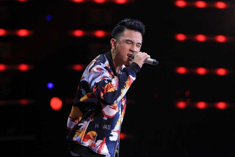 Đối thủ của cô chọn ca khúc