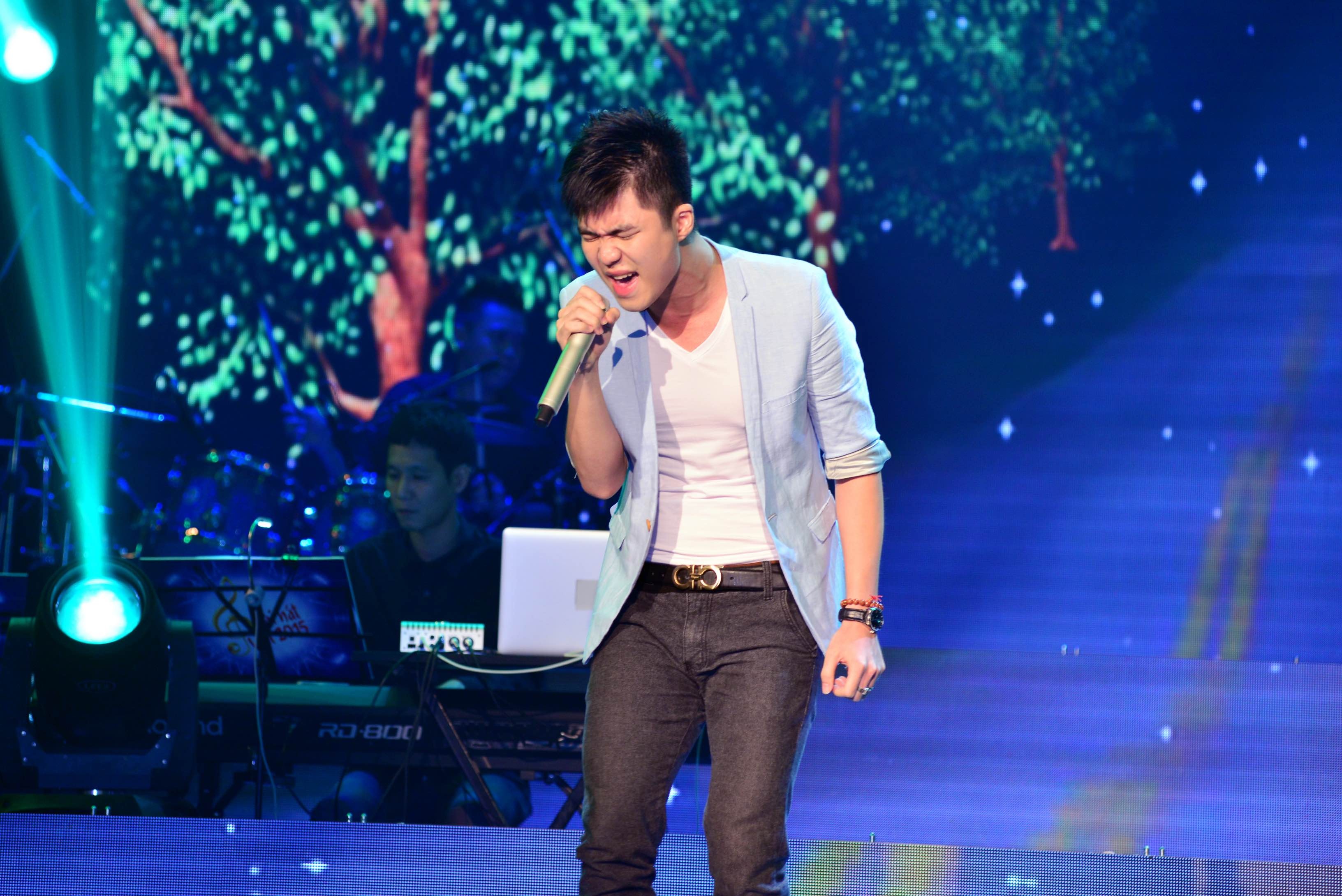 Thành Vương mang đến câu chuyện tình có thật được anh viết tặng cho Tiến Mạnh – ca sĩ thể hiện ca khúc Có một tình yêu như thế. Bài hát này là lời thổ lộ của một chàng trai khi nhớ lại chuyện tình yêu trong một đêm tâm trạng. 