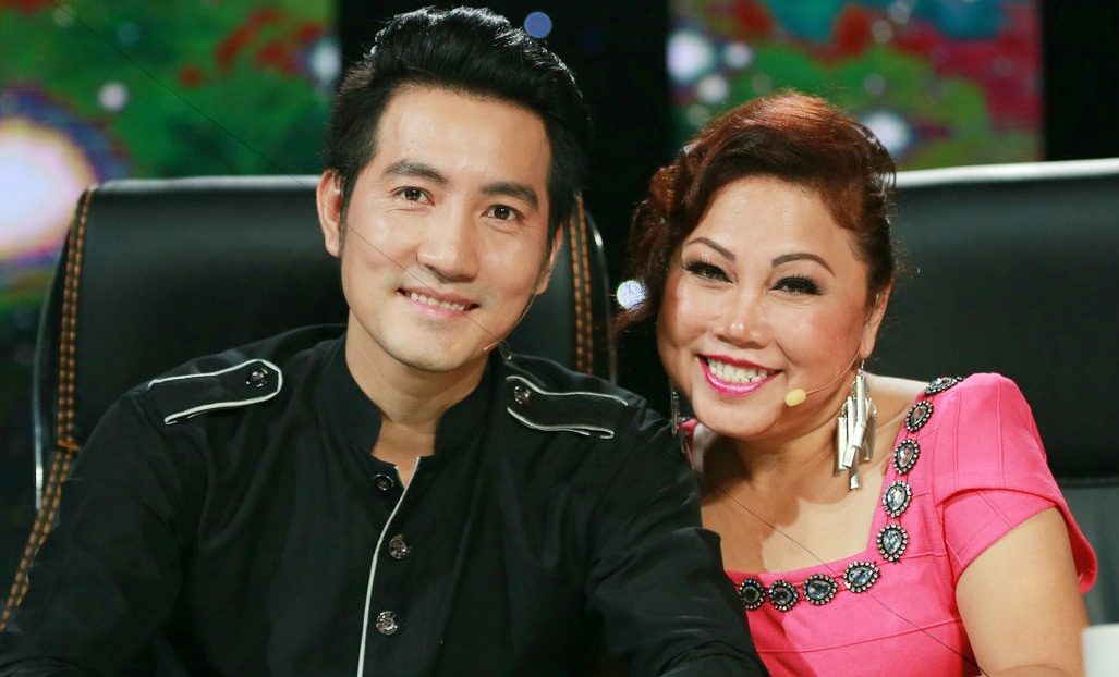 Siu Black bat dong quan diem Nguyen Phi Hung tren ghe nong hinh anh