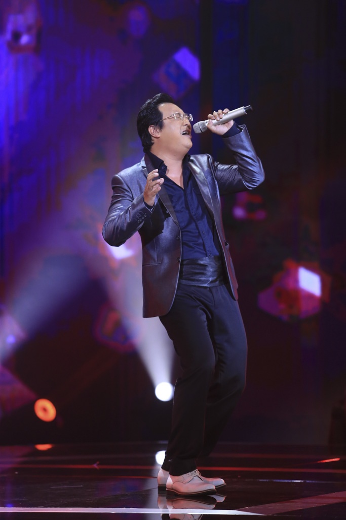 Nghệ sĩ hài Hà Linh cũng chinh phục 88 giám khảo với ca khúc Còn lại gì sau cơn mưa để bước vào vòng đối đầu cùng 3 ứng cử viên nặng ký ở trên.