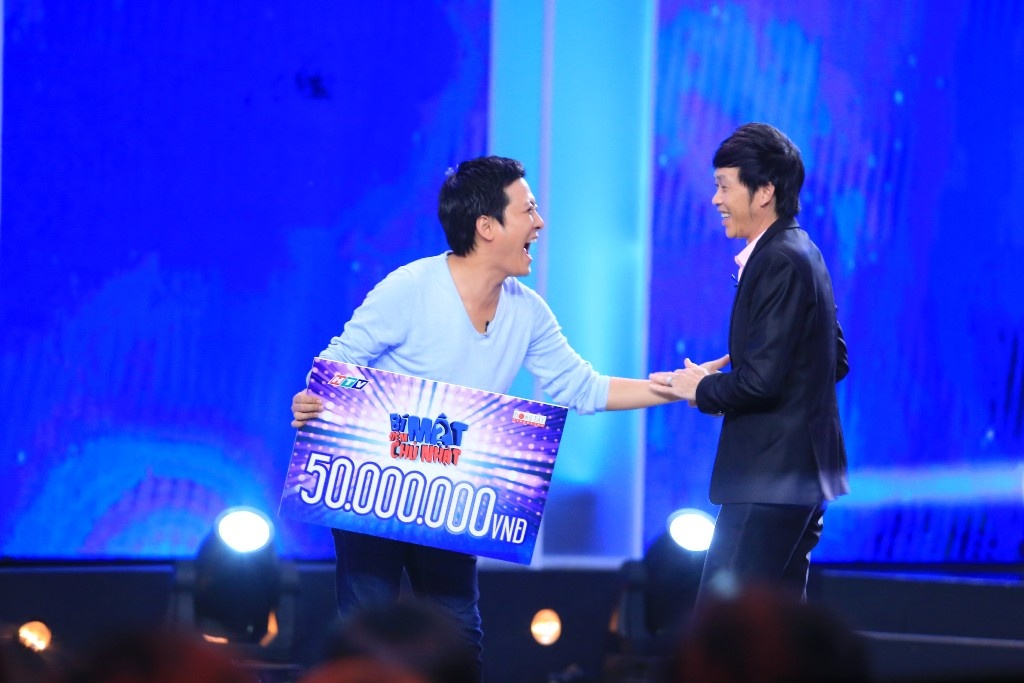 Hoài Linh nói: “Tôi thích Trường Giang ở tiểu phẩm đầu khi anh bẻ gãy tâm lý nhân vật. Anh ấy đã dùng phần bi để chuyển tải tình huống đó. Trong tiểu phẩm rô-bốt, anh đã quảng cáo rất thông minh và dí dỏm. Kể cả đóng con ma, anh ấy cũng rất có duyên