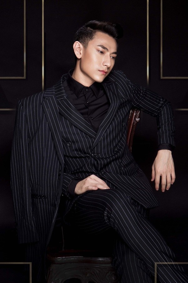 Isaac khoe sức hút khó cưỡng trong MV mới.