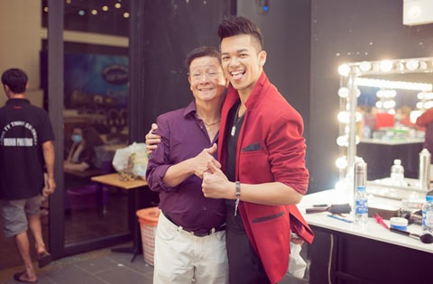 Hai bố con Trọng Hiếu.