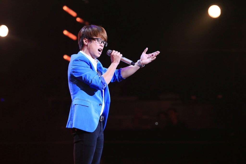 Nổi bật hơn hẳn trong số 6 thí sinh có Hồ Khánh Long. Chàng trai đam mê bóng đá có ngoại hình thư sinh rất giống với Bùi Anh Tuấn. Hơn nữa, anh chọn ca khúc Nơi tình yêu bắt đầu ghi dấu tên tuổi của bản gốc nên càng bị đem ra so sánh. Giám khảo chính Xuân Lan cũng bỡ ngỡ và hỏi lại nam thí sinh về mối quan hệ huyết thống giữa Khánh Long và học trò Hà Hồ.