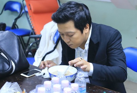 Trong khi đó Trường Giang