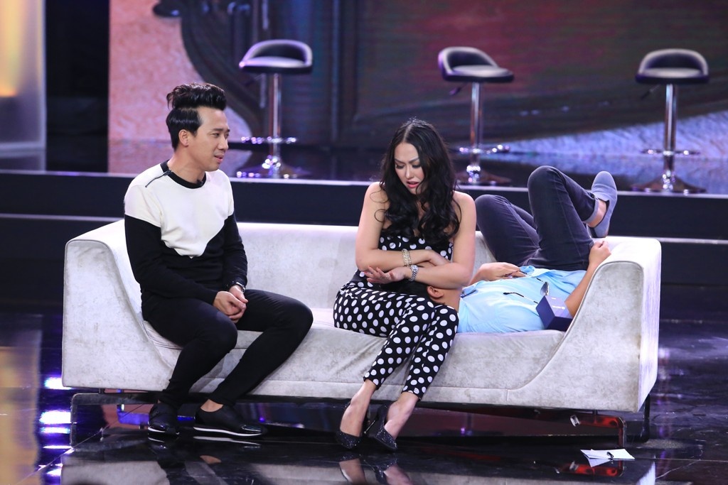 Một người vợ bé chuốc người chồng già của mình say rồi cùng tình nhân điều khiển cơ thể của người chồng, nhằm mục đích khiến đứa con trai tin rằng đó là hành động của bố mình và chiếm lấy quyền thừa kế.