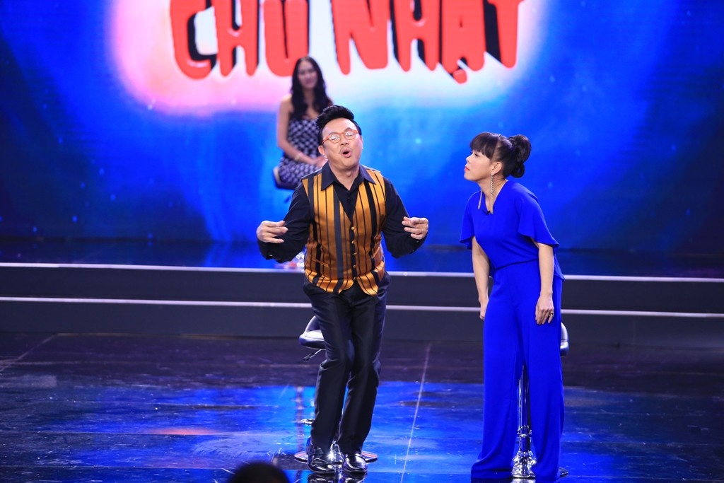 Không thể nghe thấy gì và có nhiệm vụ tái hiện, cặp đôi Việt Hương, Chí Tài đã đoán đúng một số tình tiết cũng như nội dung chủ đạo về tình yêu đồng tính. Trong tiểu phầm này, Chí Tài trong vai người đàn ông hơn 50 tuổi chưa có người yêu, công khai giới tính thật và thổ lộ tình yêu dành cho Hoài Linh.