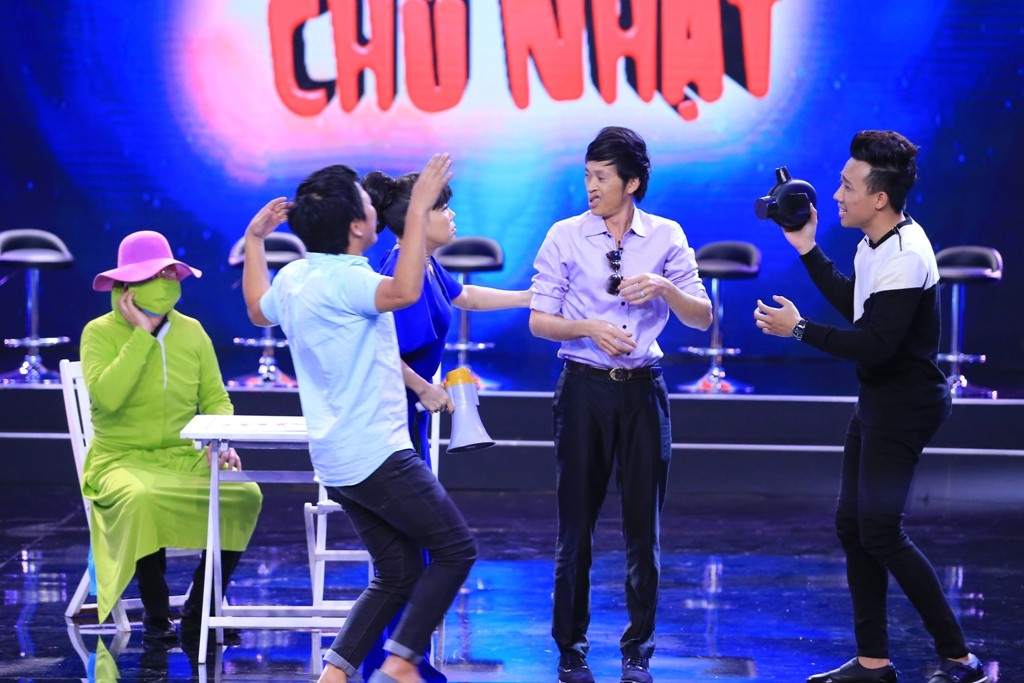 Phi Thanh Vân với đặc quyền của người chiến thắng ngồi ghế nóng đưa ra thử thách cho các diễn viên còn lại.   Nội dung:Bộ phim nói về một chàng ‘phi công trẻ’ rất đẹp trai yêu một người phụ nữ lớn tuổi.   Phân vai:Người phụ nữ lớn tuổi sẽ là Chí Tài. Chàng trai đẹp trai, cơ bắp cuồn cuộn, cao 1 mét 9 là danh hài Hoài Linh. ‘Chế’ Trường Giang trong vai cô gái phá đám. ‘Chế’ Trấn Thành trong vai quay phim khó tính. Vai đạo diễn rắc rối do nghệ sĩ Việt Hương đảm nhiệm.