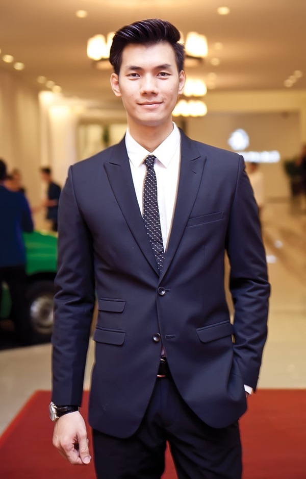 Tham gia phim Đối thủ, nam diễn viên điển trai Nhan Phúc Vinh được trao cho  vai chàng giám đốc marketing tên Tuấn Minh.