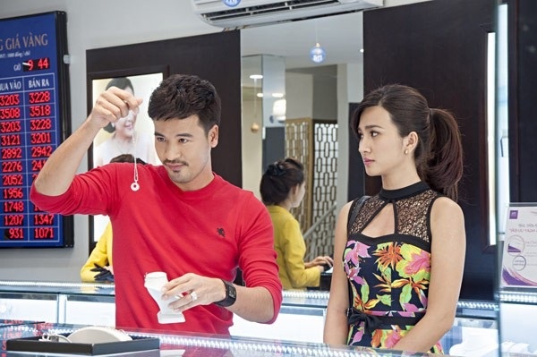 Minh Hào là một công tử hào hoa, thay cha làm quản lý một công ty lớn.