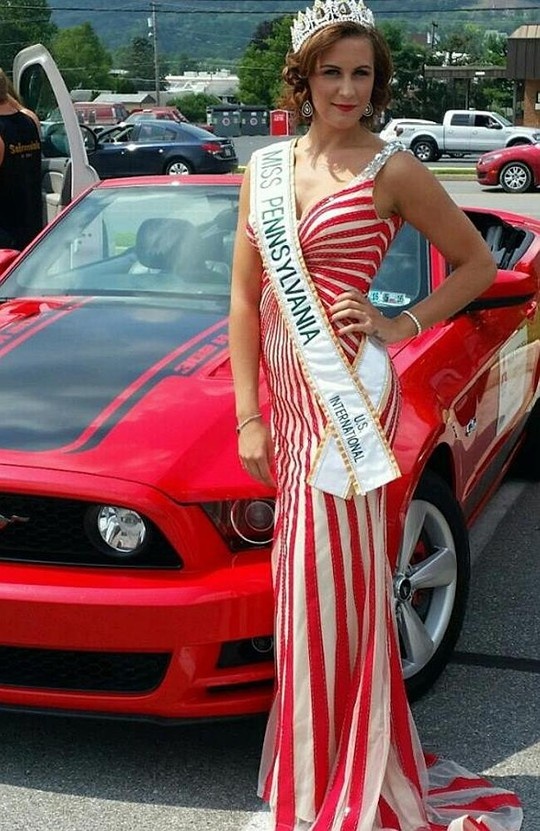 Brandi Lee Weaver-Gates, đến từ Bellefonte, bang Pennsylvania – Mỹ bị bắt vì nói dối bị ung thư.