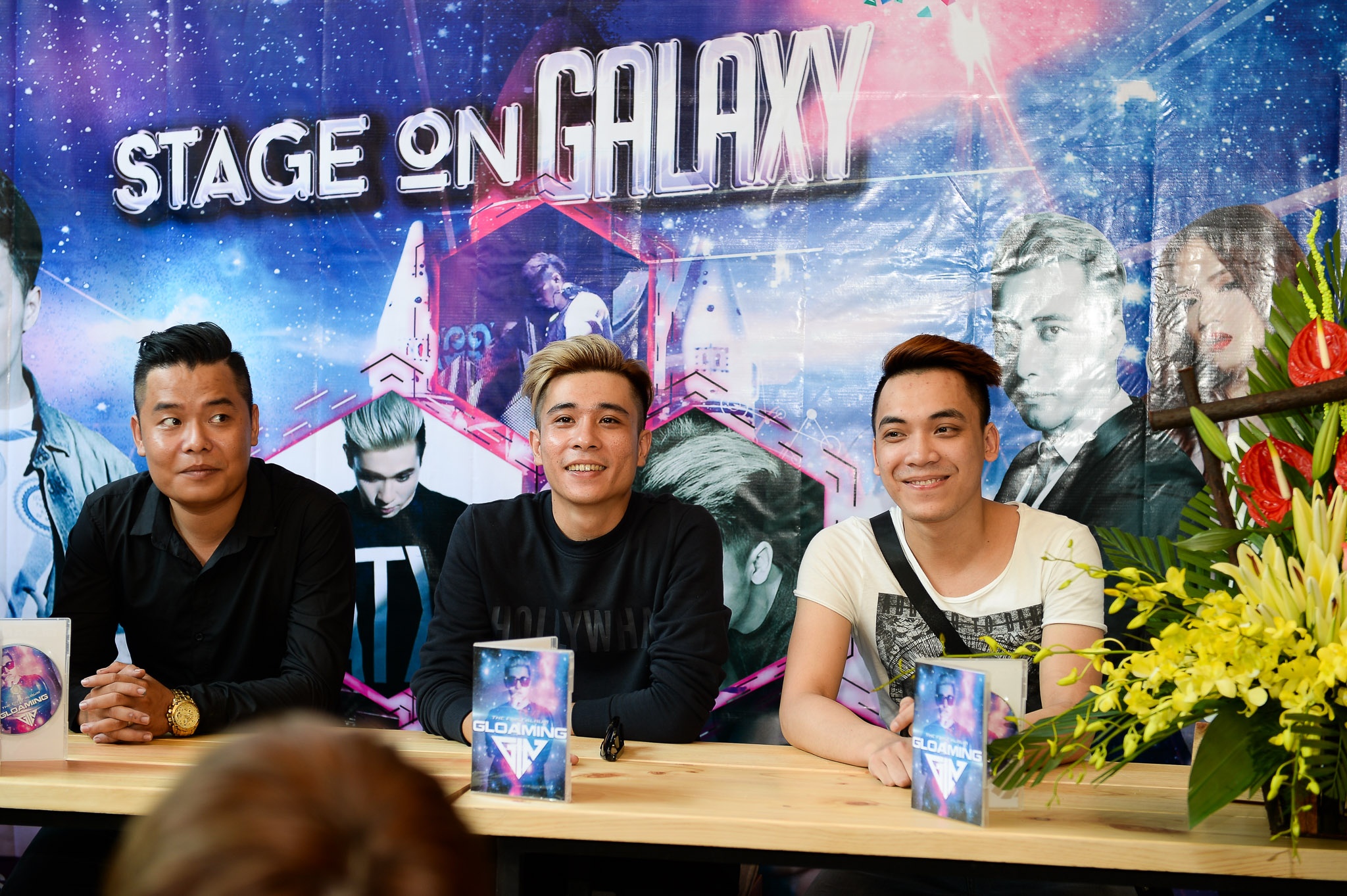 Album Gloaming được Gin ấp ủ từ lâu nhưng do quá bận rộn với các dự án cộng tác cùng ca sĩ và tham gia The Remix nên đến thời điểm này mới ra mắt tới khán giả. Dòng nhạc sở trường của Gin là progressive house và electro house nhưng với track chủ đề (Gloaming) của album anh phối theo thể loại nhạc trance vì đây là một sản phẩm thiên về cảm xúc.