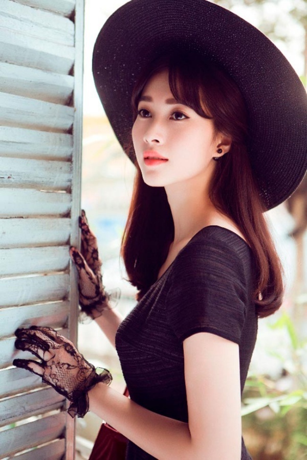 Cũng theo tiết lộ, cặp đôi yêu nhau bình dị như nhiều đôi lứa khác. Trung Tín thường gửi hoa và viết thư tay tặng người yêu. Thu Thảo và Trung Tín đều xác định đây là một mối quan hệ nghiêm túc và lâu dài nên họ đã có những dự tính ban đầu cho tương lai sắp tới.