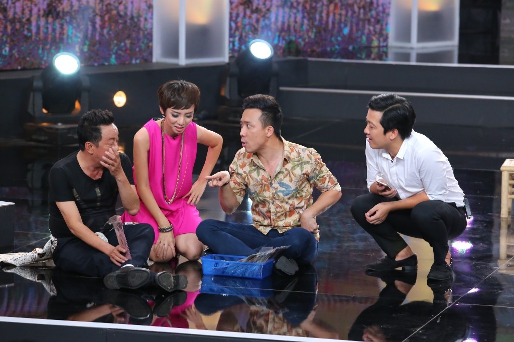 Sau khi thay Hoài Linh ngồi vào ghế nóng, Việt Hương