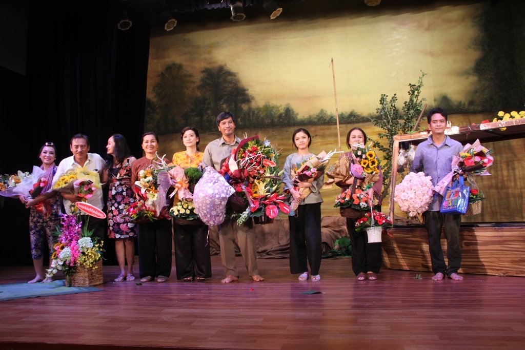 Dàn diễn viên 2 thế hệ góp phần làm nên thành công vở kịch.