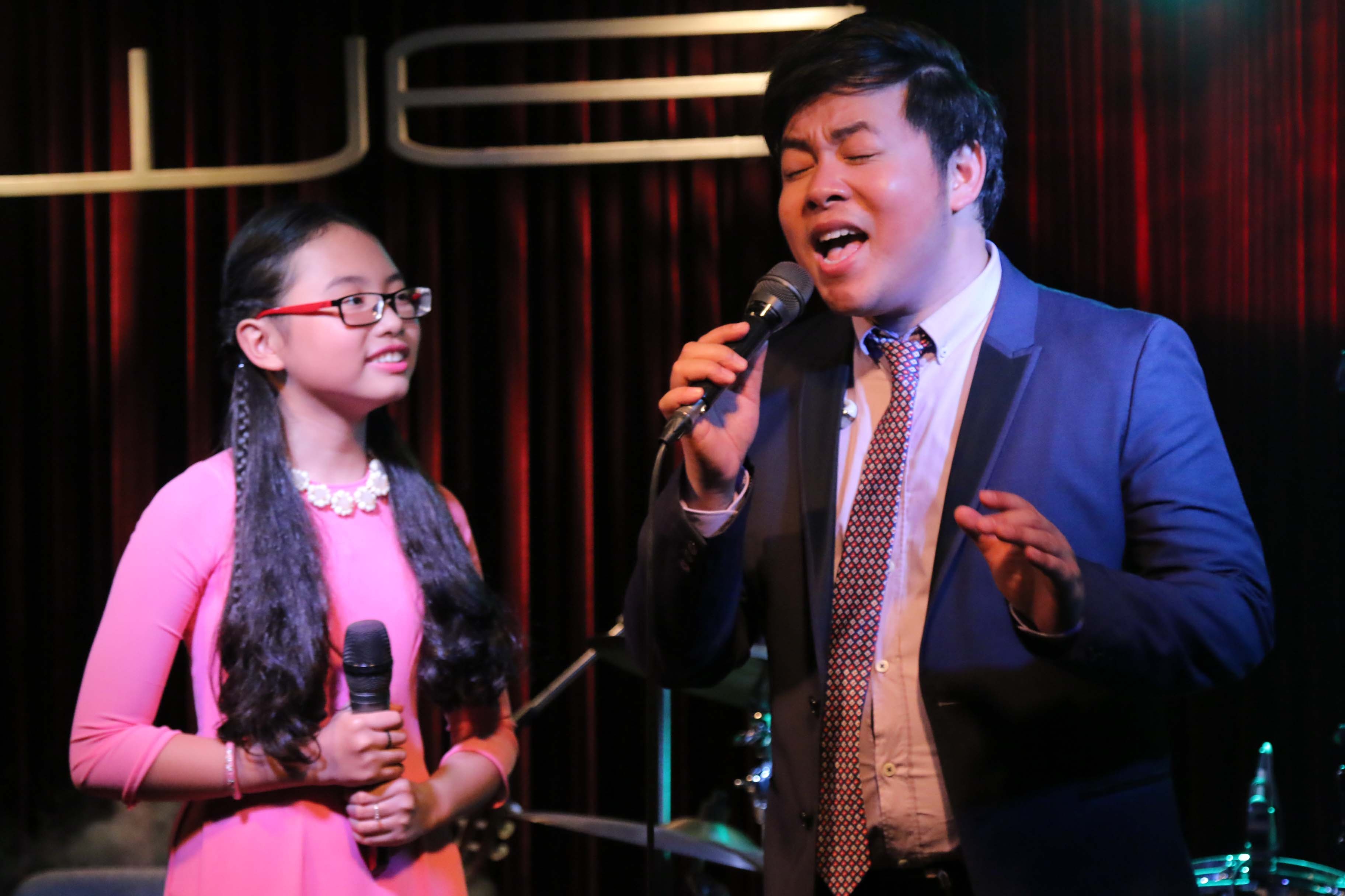 Con gái nuôi Phương Mỹ Chi cũng góp mặt trong đêm nhạc