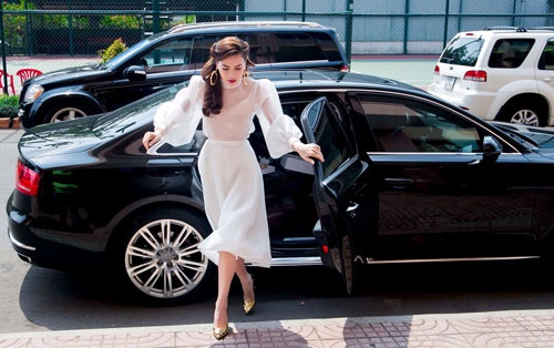 Ca sĩ Hồ Ngọc Hà là người nổi tiếng giàu có của showbiz Việt.