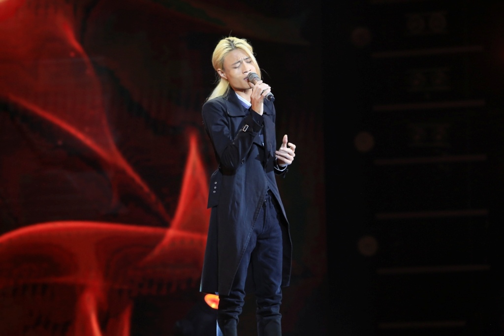 Bảo Quân: Have I told you lately Đức Huy nhận xét Bảo Quân: “Hôm nay phần trình diễn của bạn là ấn tượng nhất đối với tôi. Tôi ngồi tôi ‘sướng’ với bài hát này. Với bài này mà có cô gái nào không ‘đổ’ trước bạn thì tôi nghĩ cô ấy ‘hâm’ gì đó thôi. Bạn rất thành công.”