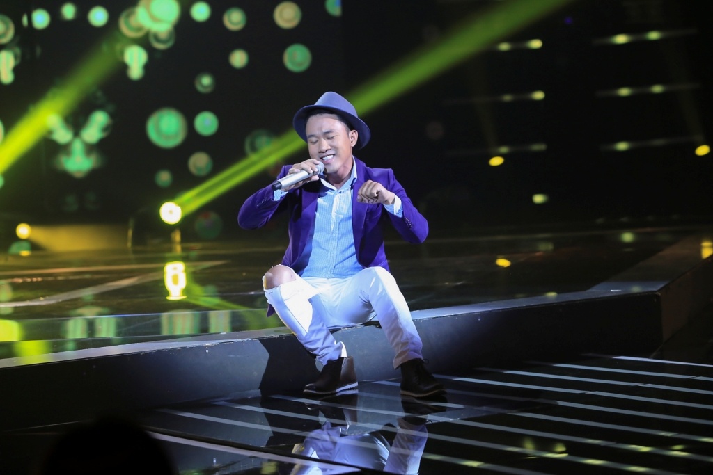 Ngô Duy Khiêm qua vòng thứ hai đã trở về đúng với bản chất của anh, vui nhộn, hài hước, đem phần diễn lồng với phần hát,