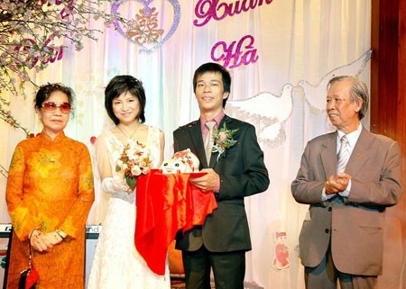 Gia đình hạnh phúc của Tường Văn.