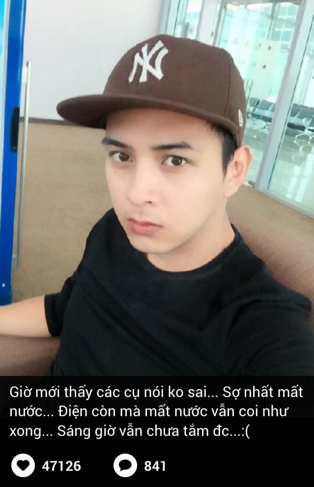 Vốn là một ca sĩ có tính hài hước, chính vì thế trong góc nhìn của giọng ca “Con bướm xuân”, mỗi sự việc diễn ra trong đời sống thường ngày luôn mang đến những suy nghĩ tích cực, vui vẻ. Đơn giản như nhà bị cúp nước, không tắm được, Hồ Quang Hiếu cũng có một trạng thái vô cùng hóm hỉnh.